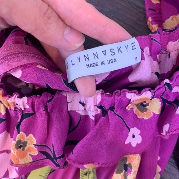 Flynn Skye Berry Floral Kiss Off Shoulder Short Smocked Sleeve Maxi Dress Small - Picture 9 of 10